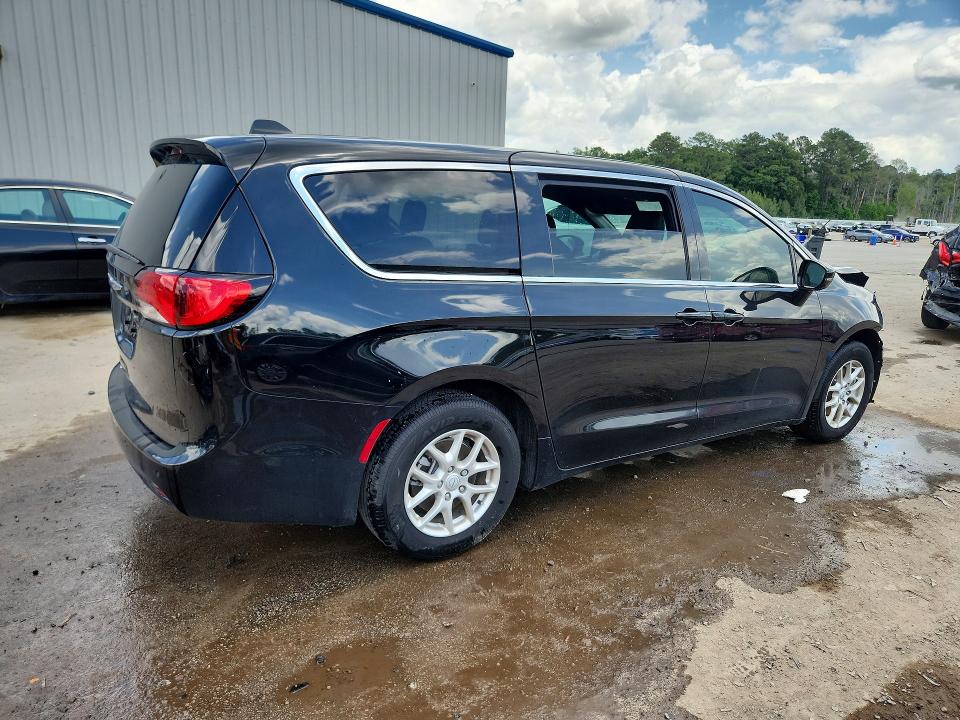 Photo 3 from auction – 2025 CHRYSLER VOYAGER with VIN 2C4RC1CG0SR587872