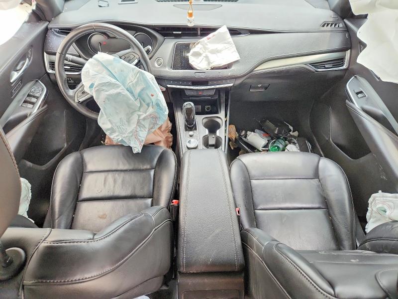 Photo 8 from auction – 2020 CADILLAC XT4 with VIN 1GYFZDR46LF063838
