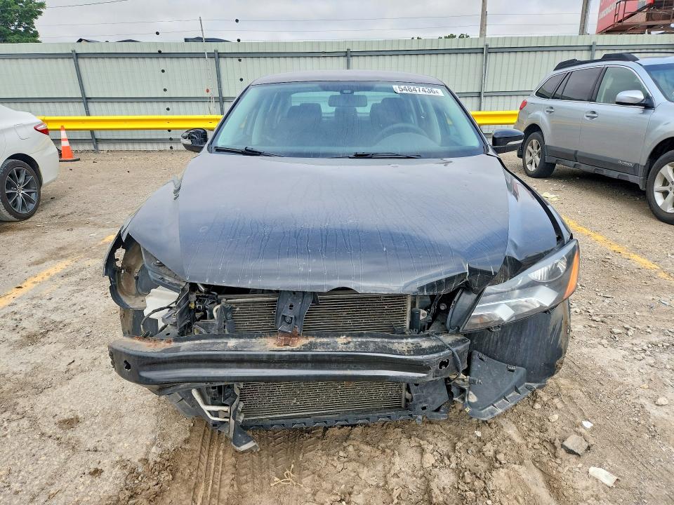 Photo 5 from auction – 2013 VOLKSWAGEN PASSAT with VIN 1VWAH7A36DC059392