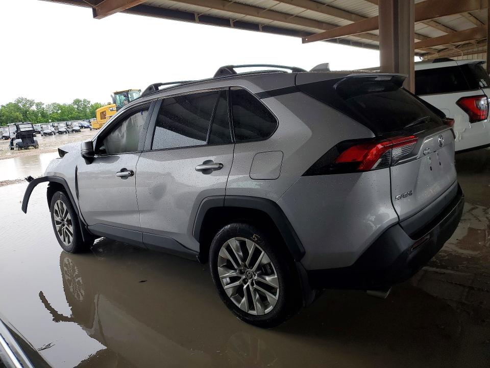 Photo 2 from auction – 2021 TOYOTA RAV4 with VIN 2T3C1RFV2MC153774