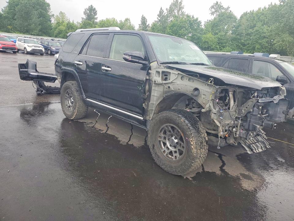 Photo 4 from auction – 2018 TOYOTA 4RUNNER with VIN JTEBU5JR9J5552328