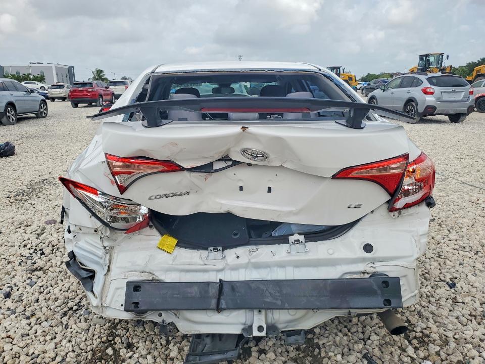 Foto 6 de la subasta – 2018 TOYOTA COROLLA con VIN 5YFBURHE4JP775121