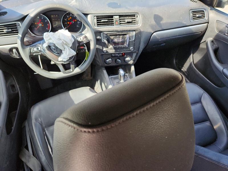 Photo 8 from auction – 2018 VOLKSWAGEN JETTA with VIN 3VWDB7AJ5JM230978