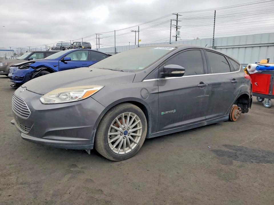 FORD FOCUS 2015 with VIN 1FADP3R40FL227075 - Photo from auction