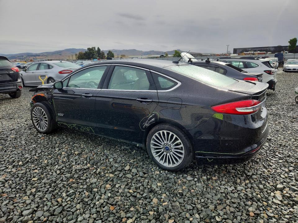 Photo 2 from auction – 2017 FORD FUSION with VIN 3FA6P0SU1HR313579