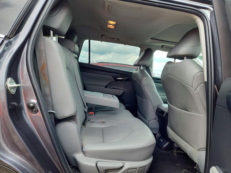 Photo 11 from auction – 2023 TOYOTA HIGHLANDER with VIN 5TDKDRAH1PS010730