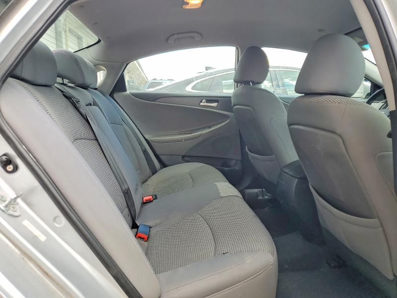 Photo 10 from auction – 2011 HYUNDAI SONATA with VIN 5NPEB4AC6BH025605