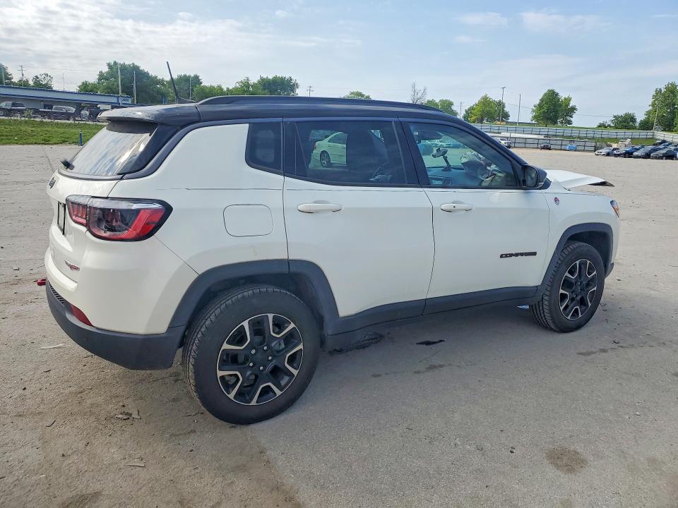 Photo 3 from auction – 2021 JEEP COMPASS with VIN 3C4NJDDB3MT556589