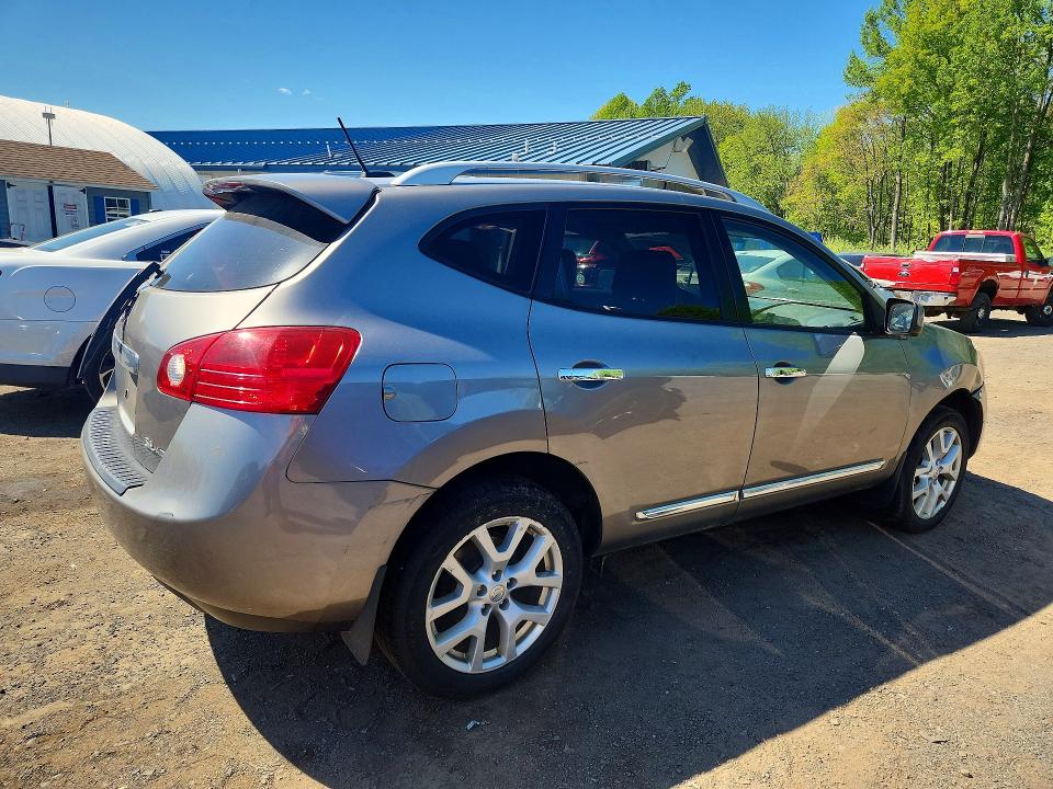 Photo 3 from auction – 2013 NISSAN ROGUE with VIN JN8AS5MV5DW647616