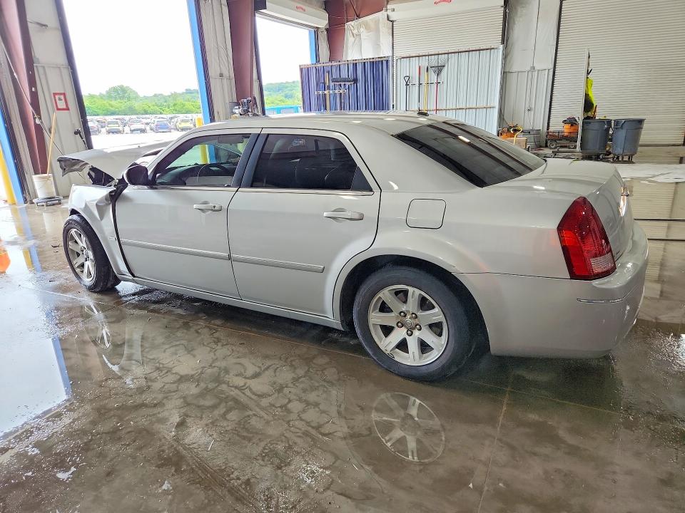 Photo 2 from auction – 2006 CHRYSLER 300 with VIN 2C3KA53G56H320421