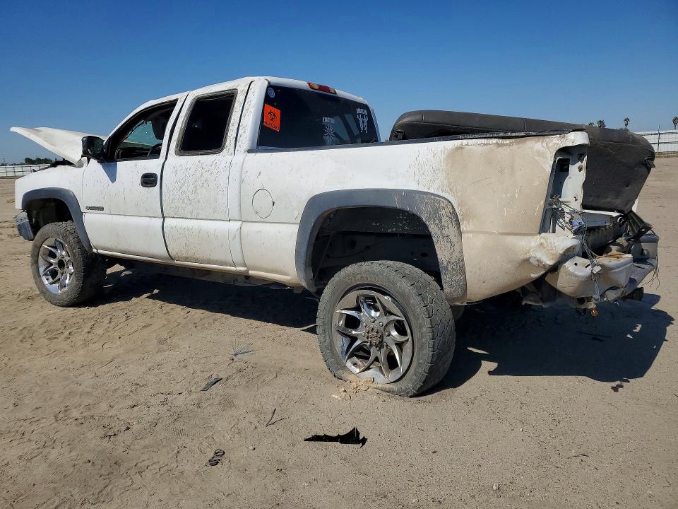 Photo 2 from auction – 2005 CHEVROLET SILVERADO with VIN 1GCHC29UX5E145469