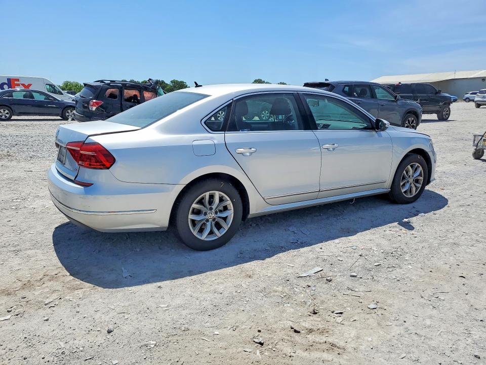 Photo 3 from auction – 2016 VOLKSWAGEN PASSAT with VIN 1VWAT7A30GC052618