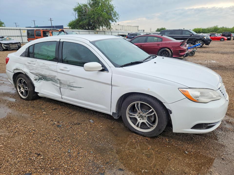Photo 4 from auction – 2014 CHRYSLER 200 with VIN 1C3CCBAB6EN205434