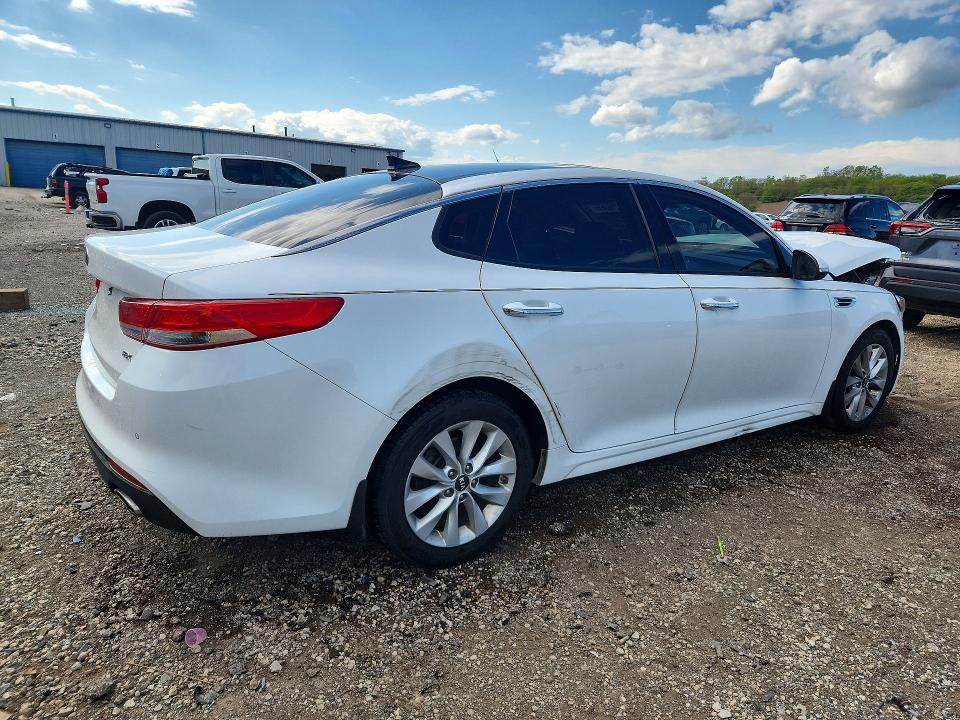 Photo 3 from auction – 2016 KIA OPTIMA with VIN 5XXGU4L3XGG098768