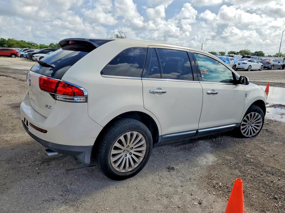 Photo 3 from auction – 2012 LINCOLN MKX with VIN 2LMDJ6JK9CBL06666