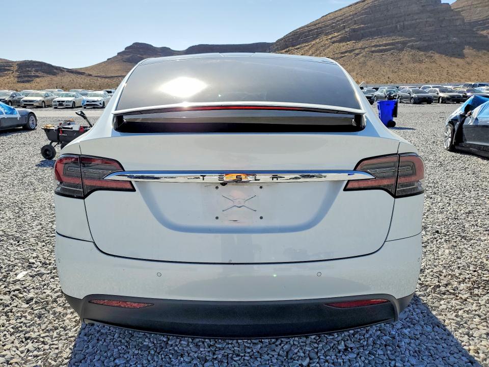 Photo 6 from auction – 2018 TESLA MODEL X with VIN 5YJXCBE26JF090415