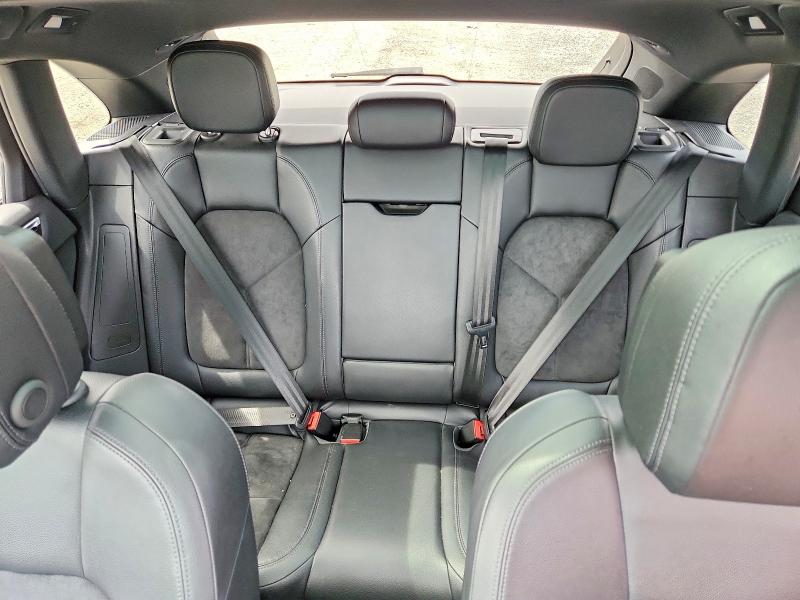 Photo 10 from auction – 2018 PORSCHE MACAN with VIN WP1AA2A5XJLB20989