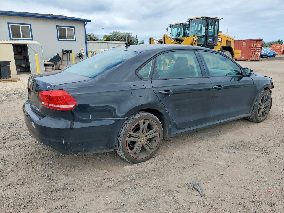 Photo 3 from auction – 2014 VOLKSWAGEN PASSAT with VIN 1VWAS7A35EC083556