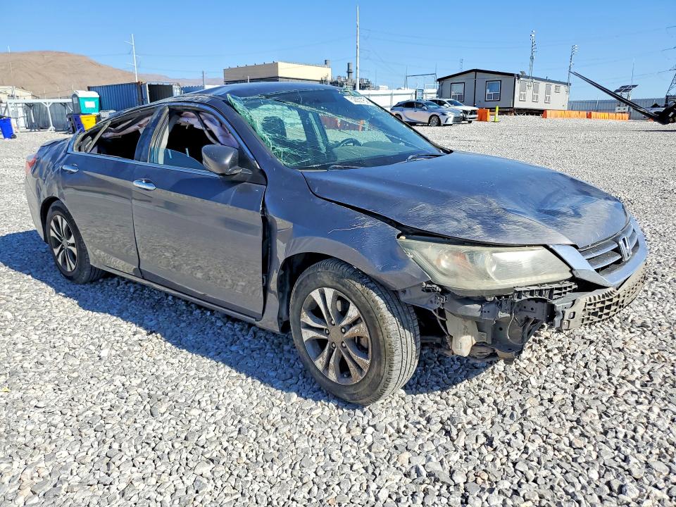 Photo 4 from auction – 2015 HONDA ACCORD with VIN 1HGCR2F38FA235914