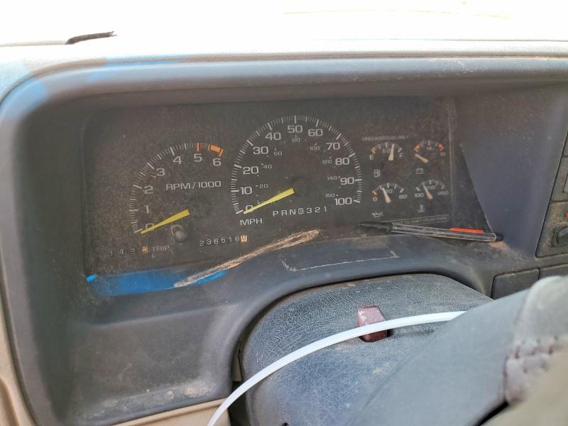 Photo 9 from auction – 1996 CHEVROLET GMT-400 with VIN 2GCEC19RXT1129764