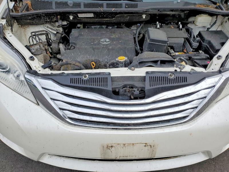 Photo 12 from auction – 2012 TOYOTA SIENNA with VIN 5TDDK3DC8CS043441
