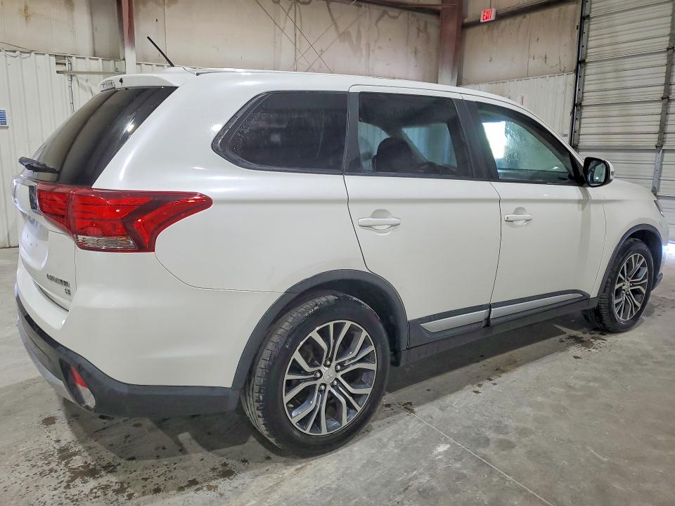 Photo 3 from auction – 2016 MITSUBISHI OUTLANDER with VIN JA4AD3A30GZ006335