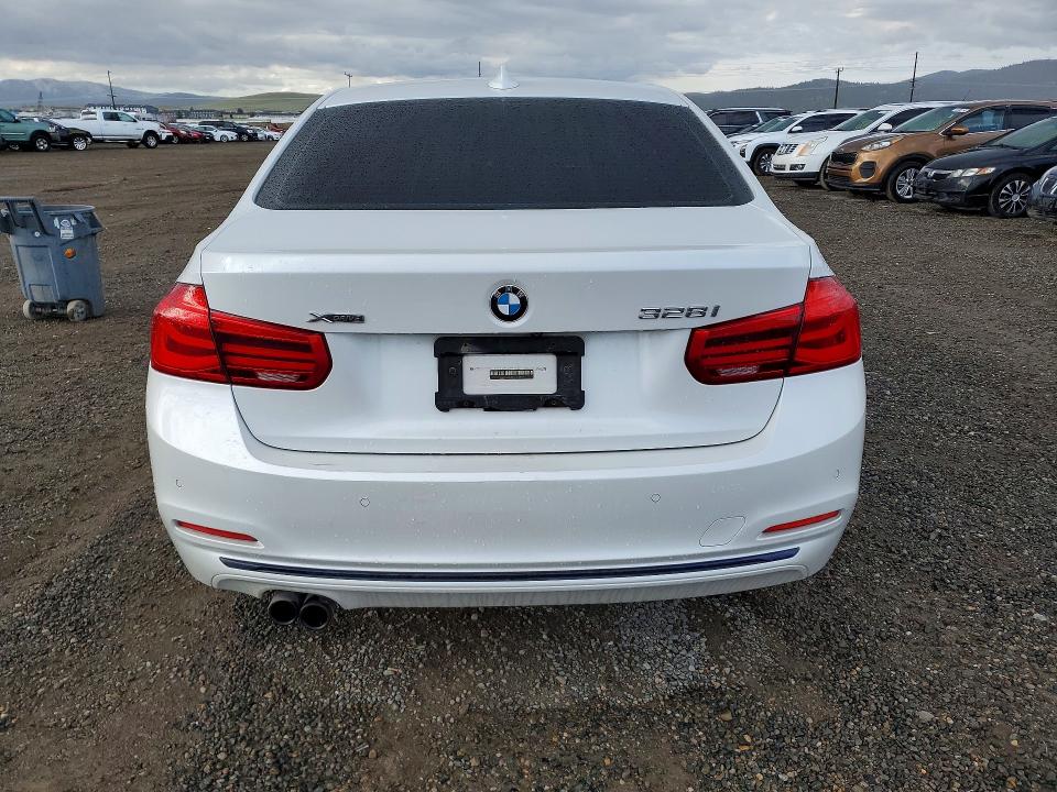 Photo 6 from auction – 2016 BMW 328 with VIN WBA8E3G58GNU00177