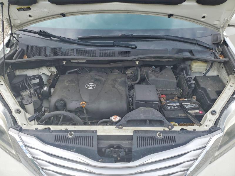 Photo 12 from auction – 2017 TOYOTA SIENNA with VIN 5TDDZ3DC6HS151480