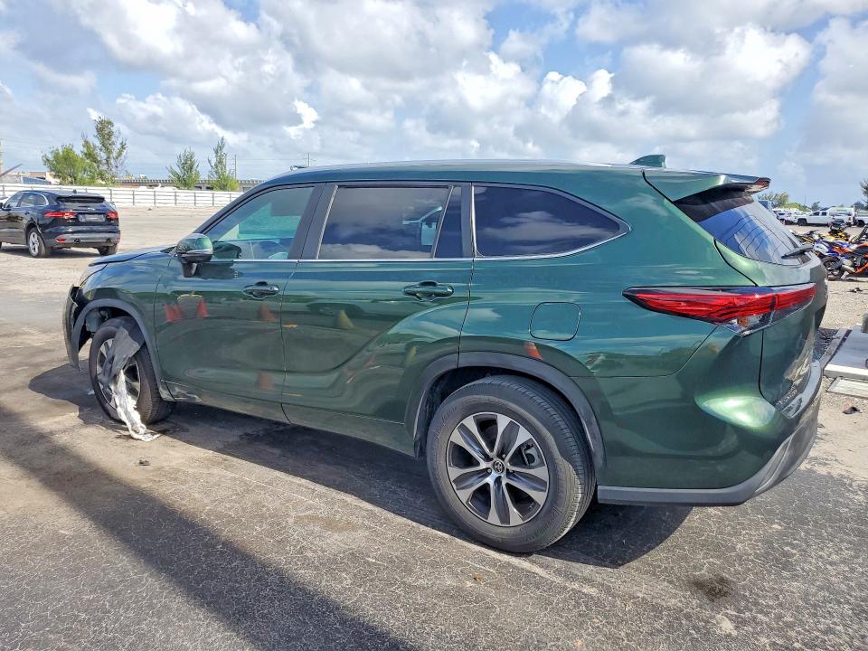 Photo 2 from auction – 2023 TOYOTA HIGHLANDER with VIN 5TDKDRAH5PS504105