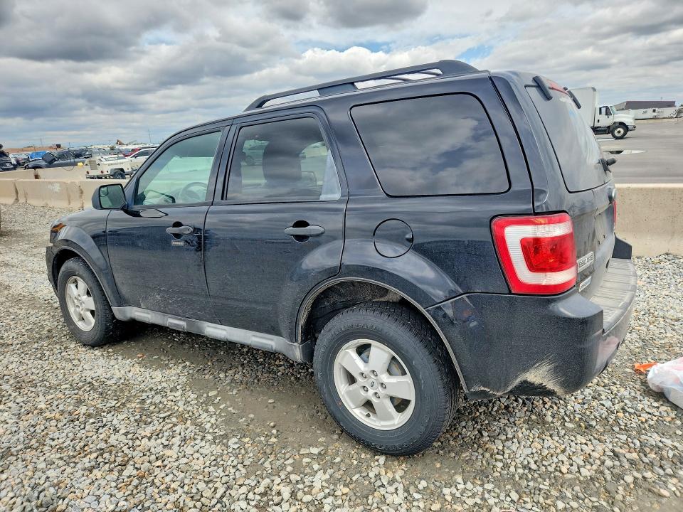 Photo 2 from auction – 2010 FORD ESCAPE with VIN 1FMCU0DG7AKA54633