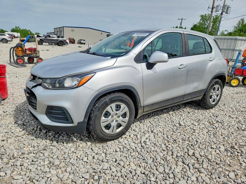 CHEVROLET TRAX 2017 with VIN KL7CJKSB0HB104361 - Photo from auction