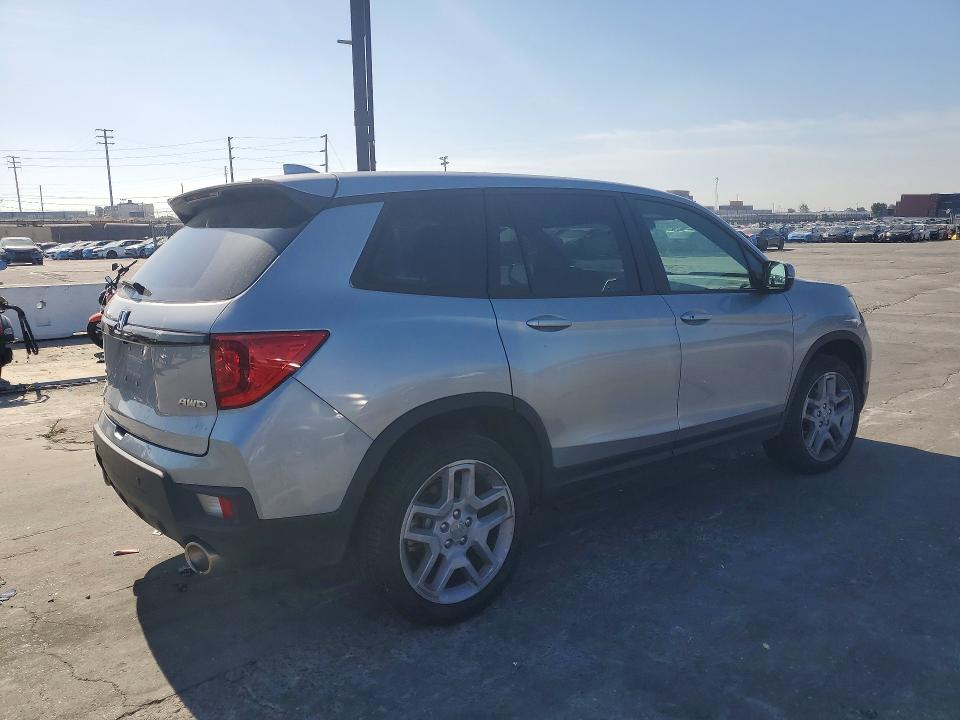 Photo 3 from auction – 2024 HONDA PASSPORT with VIN 5FNYF8H59RB008869