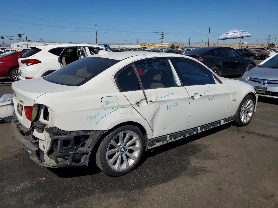 Photo 3 from auction – 2011 BMW 328 with VIN WBAPH5G56BNM75564