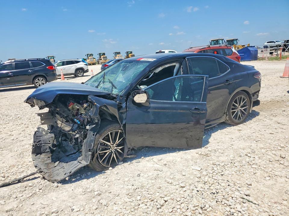 Photo 1 from auction – 2023 TOYOTA CAMRY with VIN 4T1G11AK2PU828406