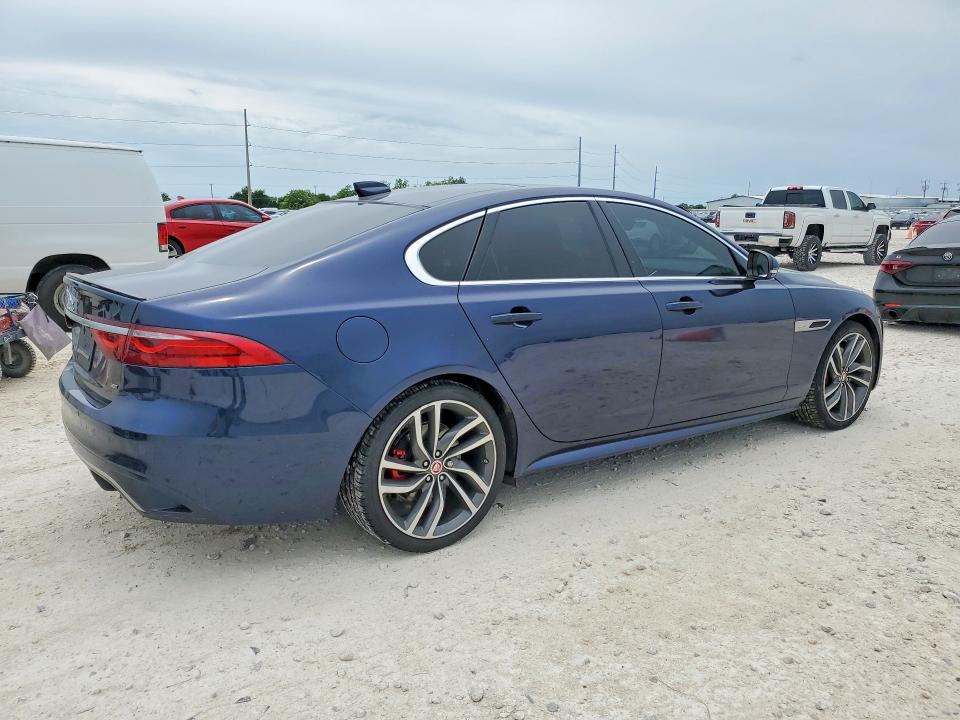 Photo 3 from auction – 2022 JAGUAR XF with VIN SAJBL4GX2NCY91006