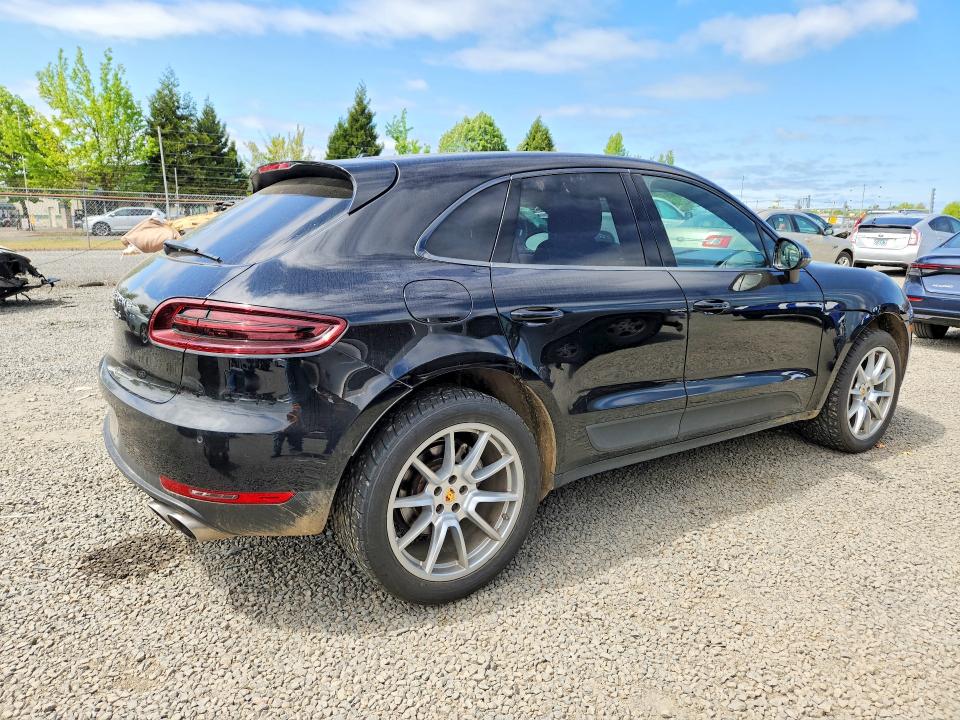 Photo 3 from auction – 2016 PORSCHE MACAN with VIN WP1AB2A51GLB40845