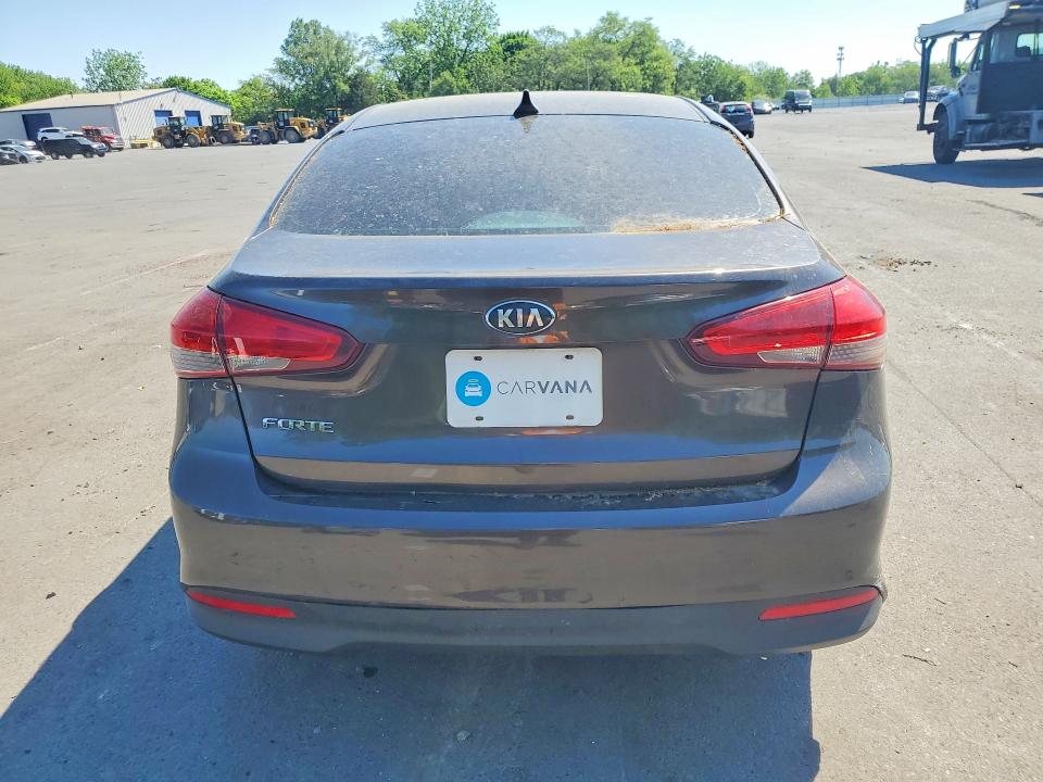 Zdjęcie 6 z aukcji – 2017 KIA FORTE z VIN 3KPFK4A73HE013562