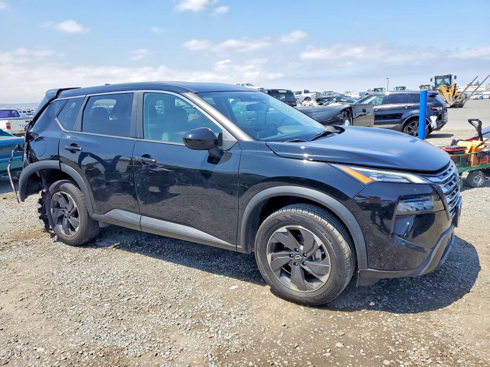 Photo 4 from auction – 2024 NISSAN ROGUE with VIN 5N1BT3BA0RC688743