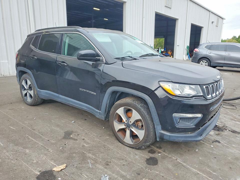 Foto 4 de la subasta – 2018 JEEP COMPASS con VIN 3C4NJCBBXJT182698