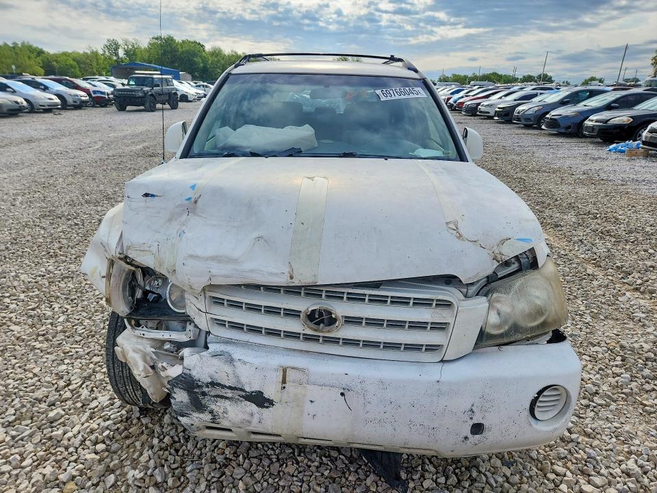 Photo 5 from auction – 2003 TOYOTA HIGHLANDER LIMITED with VIN JTEGF21A630075821