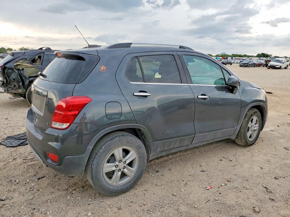 Photo 3 from auction – 2018 CHEVROLET TRAX with VIN 3GNCJLSB9JL407949