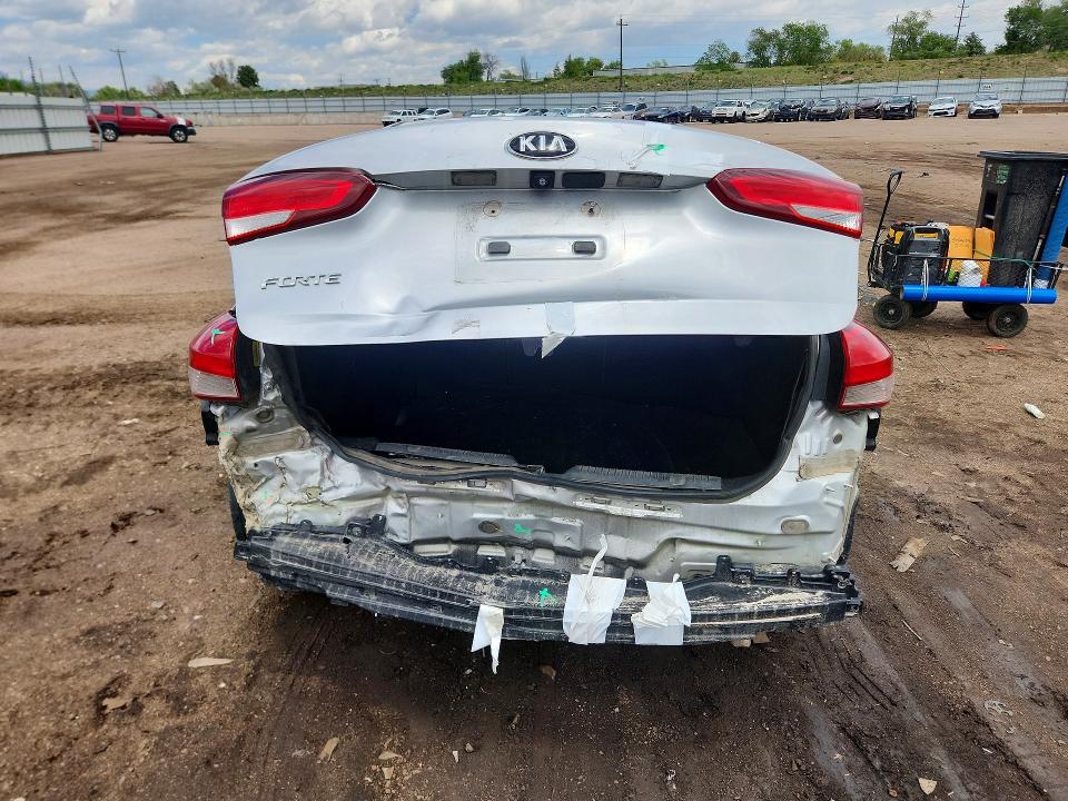 Photo 6 from auction – 2018 KIA FORTE with VIN 3KPFL4A77JE165041