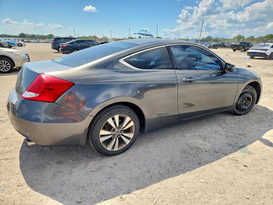Photo 3 from auction – 2011 HONDA ACCORD with VIN 1HGCS1B30BA008862