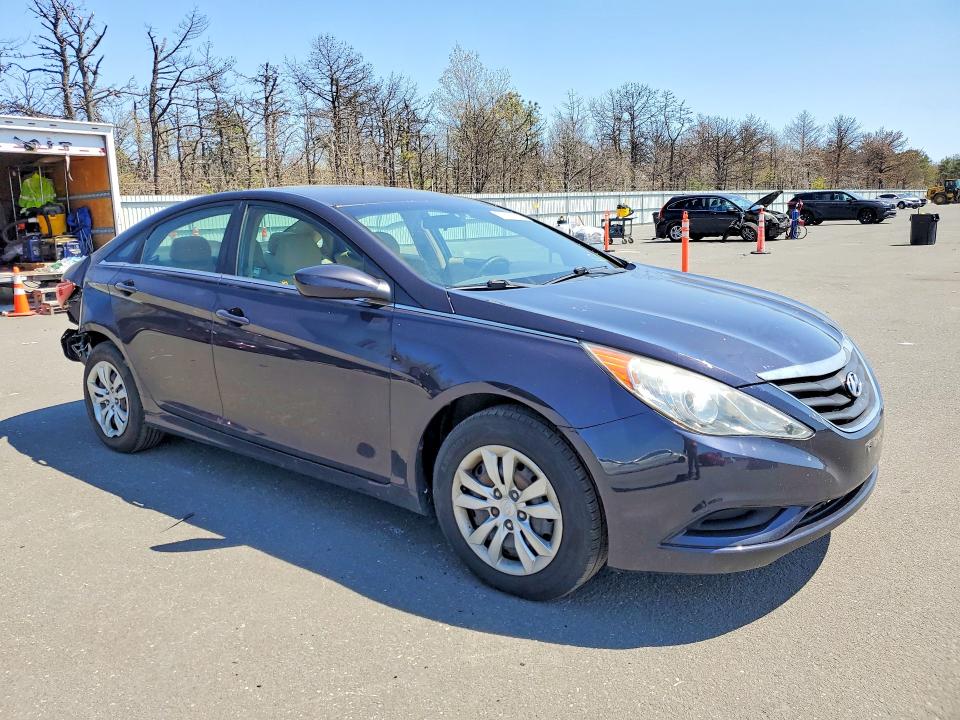 Photo 4 from auction – 2011 HYUNDAI ELANTRA with VIN 5NPEB4AC0BH015569