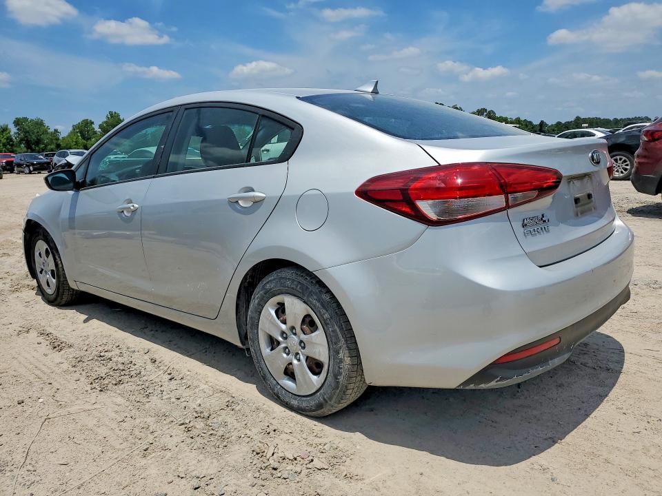 Photo 2 from auction – 2017 KIA FORTE with VIN 3KPFK4A77HE077295