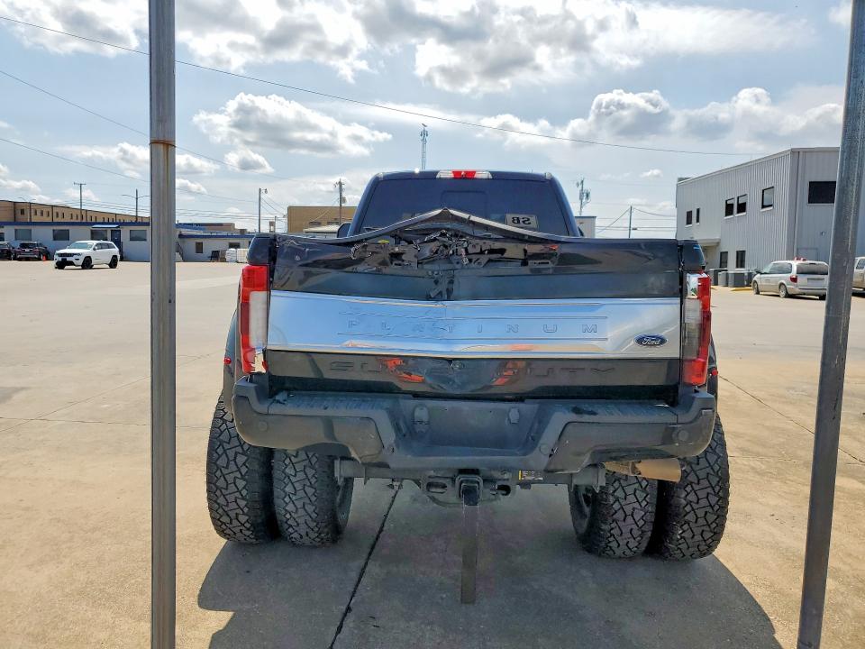 Photo 6 from auction – 2017 FORD F350 with VIN 1FT8W3DT2HED25903