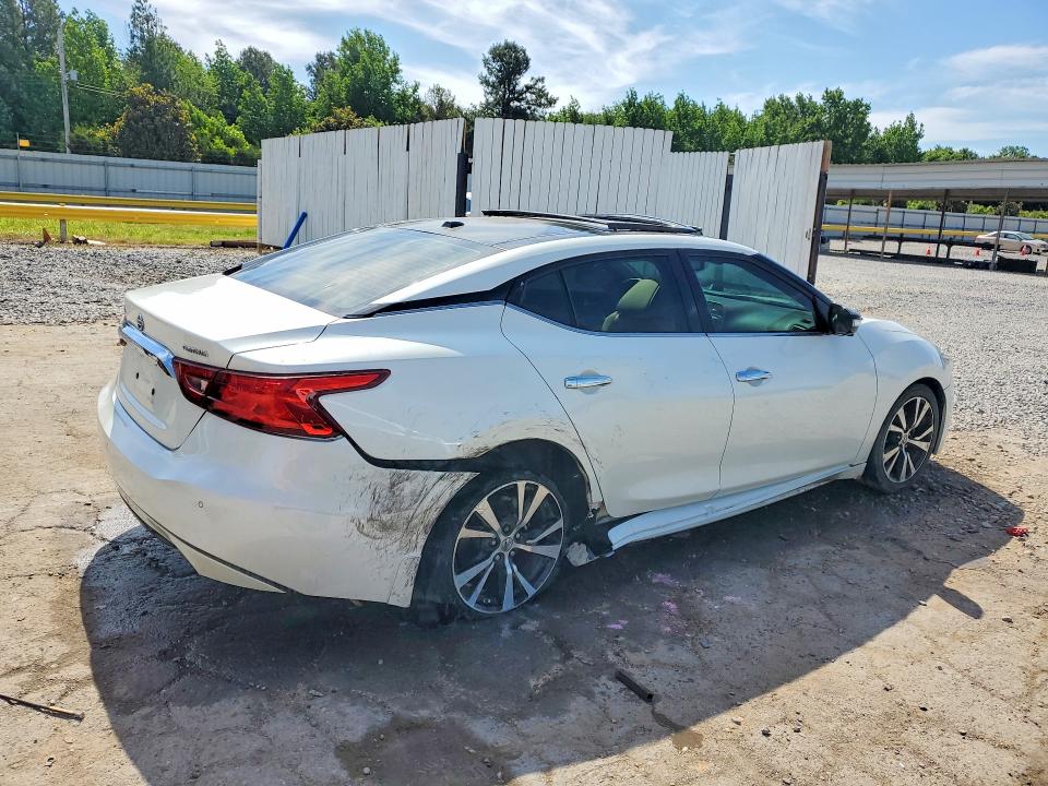 Photo 3 from auction – 2017 NISSAN MAXIMA with VIN 1N4AA6AP0HC444009