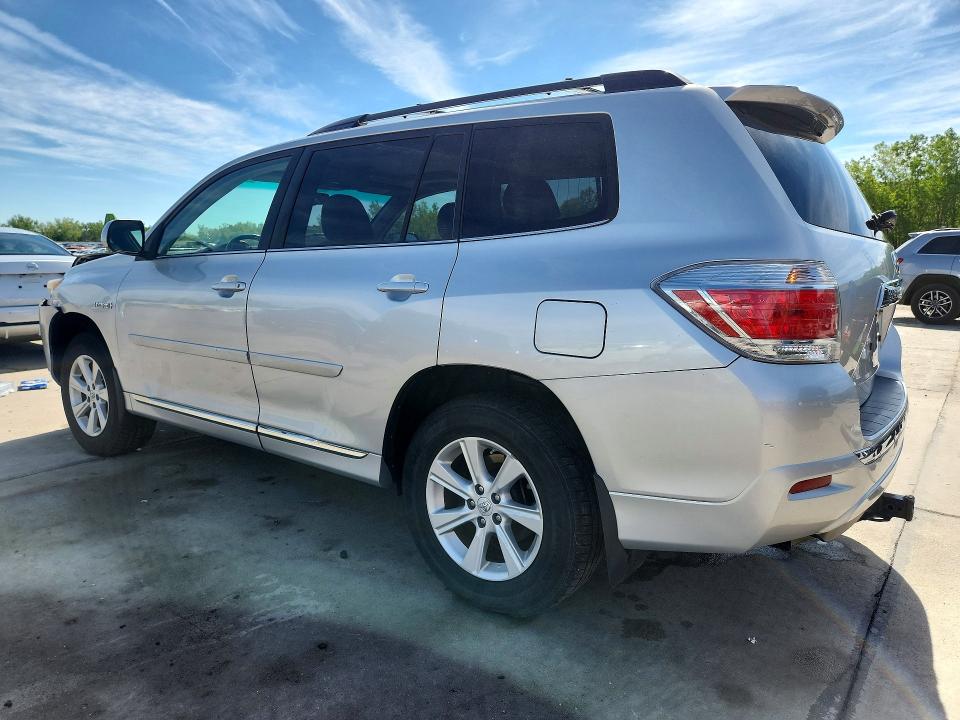 Photo 2 from auction – 2011 TOYOTA HIGHLANDER with VIN JTEBC3EH2B2002352