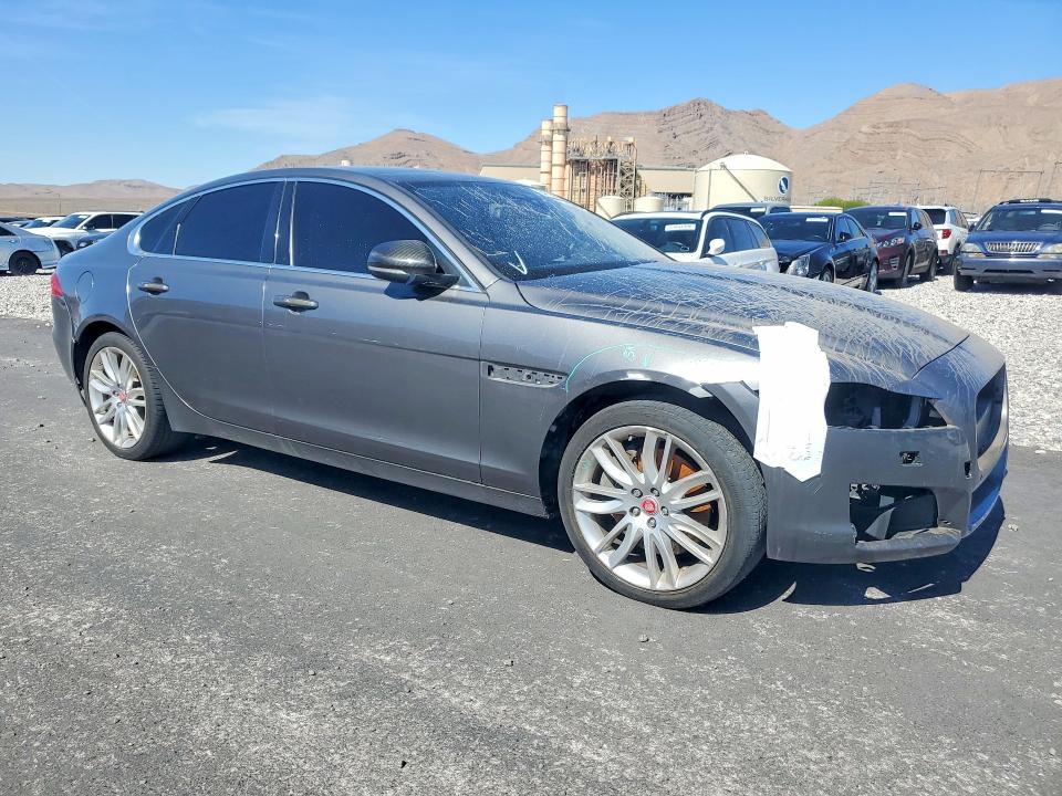 Photo 4 from auction – 2017 JAGUAR XF with VIN SAJBK4BV0HCY39533
