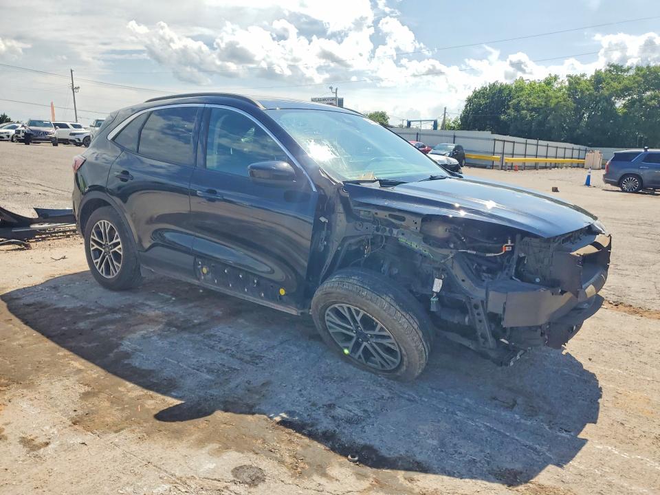 Photo 4 from auction – 2020 FORD ESCAPE with VIN 1FMCU9H64LUA77610